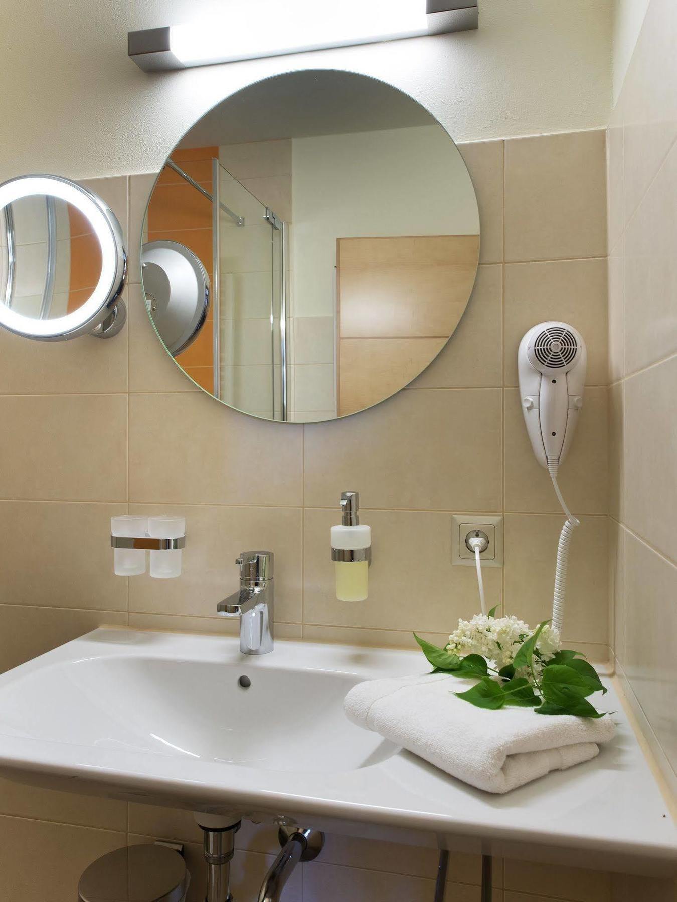 Sonn'Idyll Hotel & Saunalandschaft Rathenow Esterno foto