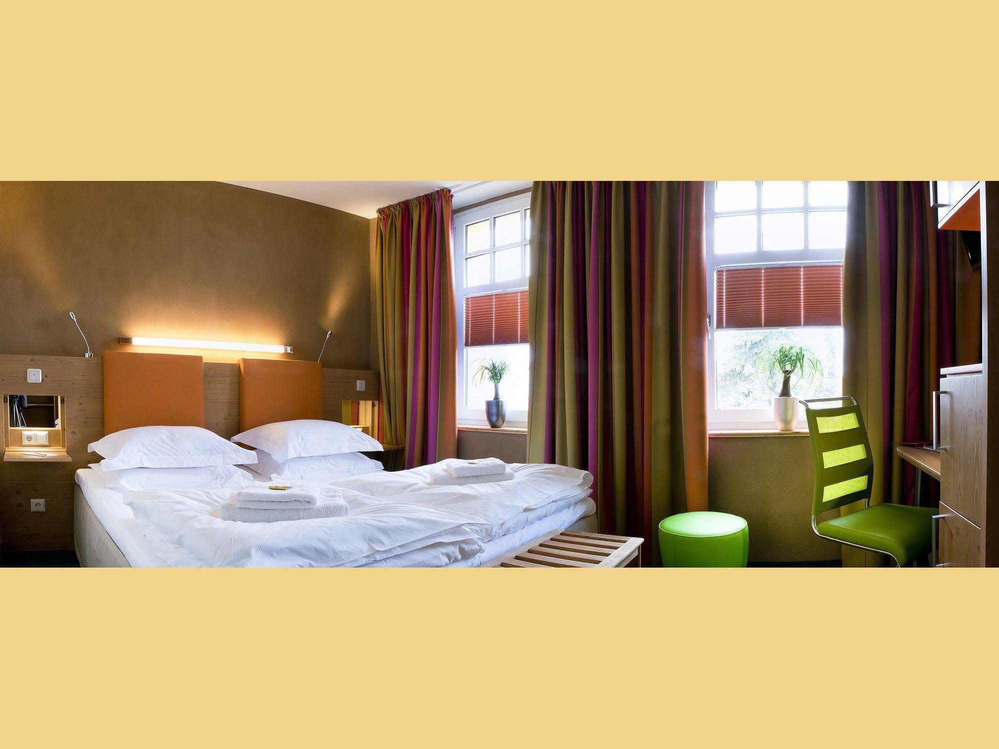 Sonn'Idyll Hotel & Saunalandschaft Rathenow Esterno foto